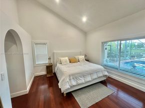 18715 NW 1st St, Pembroke Pines FL 33029