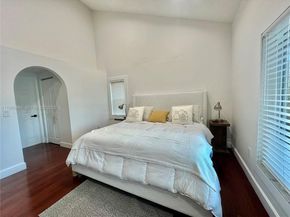 18715 NW 1st St, Pembroke Pines FL 33029