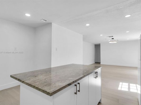 1436 NW 19th St, Fort Lauderdale FL 33311