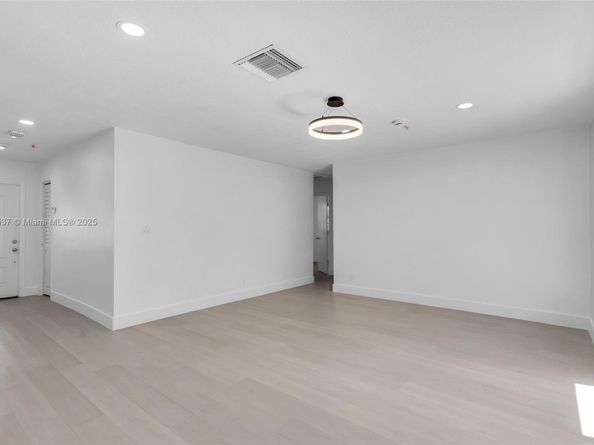 1436 NW 19th St, Fort Lauderdale FL 33311