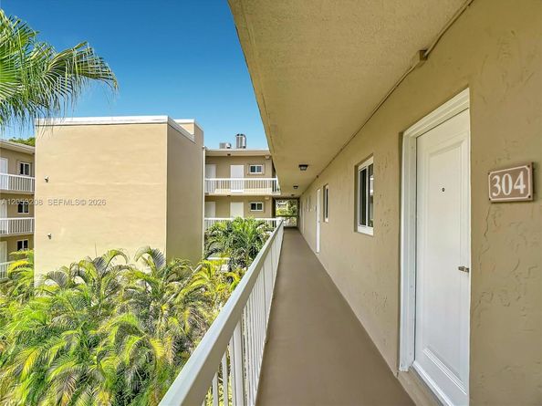 7722 Camino Real E304, Miami FL 33143