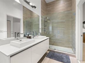 1600 SW 1st Ave 307, Miami FL 33129