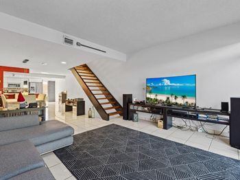 6821 Brookline Dr