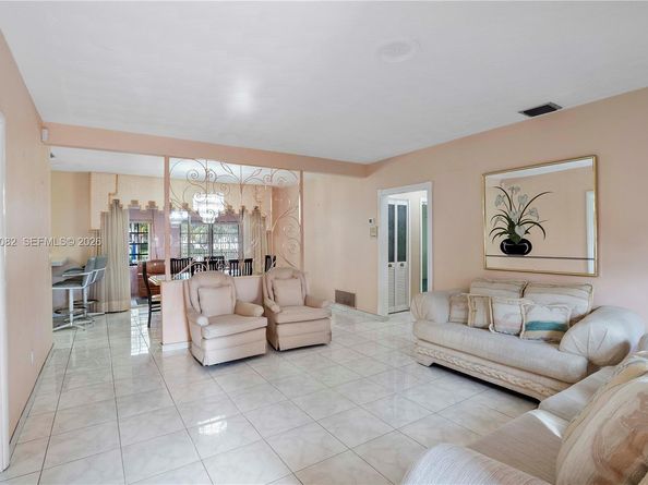 1231 NW 88th St, Miami FL 33147