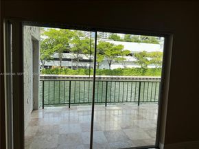 3745 NE 171st St 40, North Miami Beach FL 33160