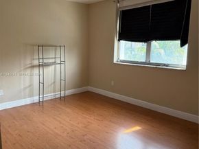 3745 NE 171st St 40, North Miami Beach FL 33160