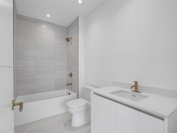 2655 S Bayshore 1506, Coconut Grove FL 33133