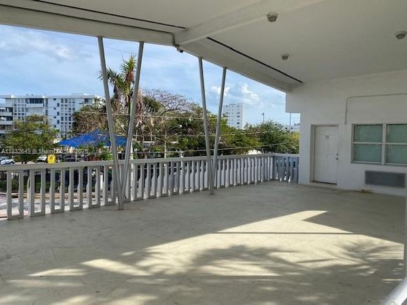 8080 Tatum Waterway Dr 25, Miami Beach FL 33141