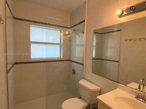 8080 Tatum Waterway Dr 25, Miami Beach FL 33141