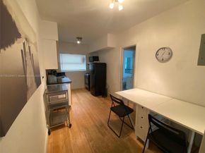 8080 Tatum Waterway Dr 25, Miami Beach FL 33141