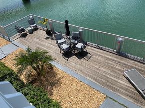 8080 Tatum Waterway Dr 25, Miami Beach FL 33141