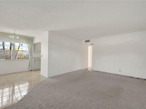 28 Islewood B 28, Deerfield Beach FL 33442