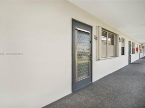 28 Islewood B 28, Deerfield Beach FL 33442