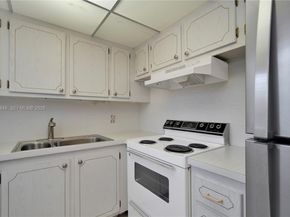 28 Islewood B 28, Deerfield Beach FL 33442