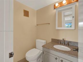 28 Islewood B 28, Deerfield Beach FL 33442