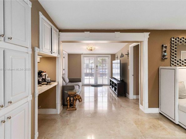 2543 Marathon Ln, Fort Lauderdale FL 33312