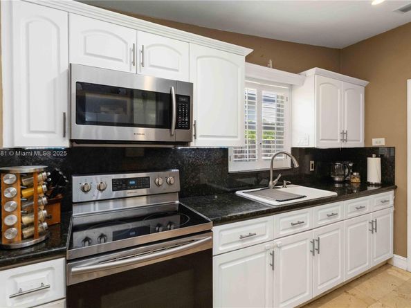 2543 Marathon Ln, Fort Lauderdale FL 33312