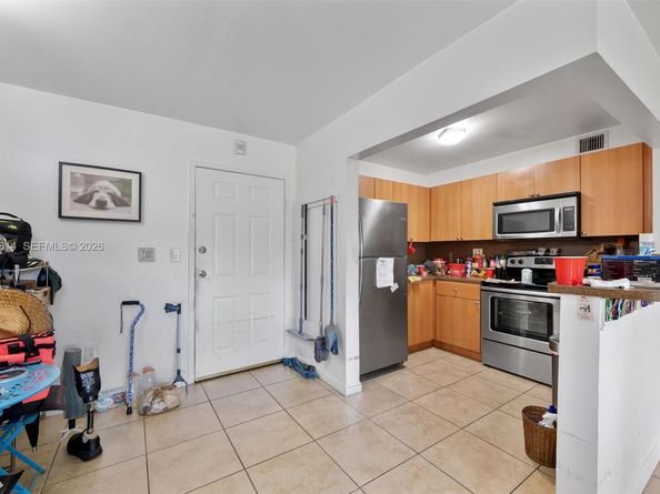9445 SW 76th St U4, Miami FL 33173