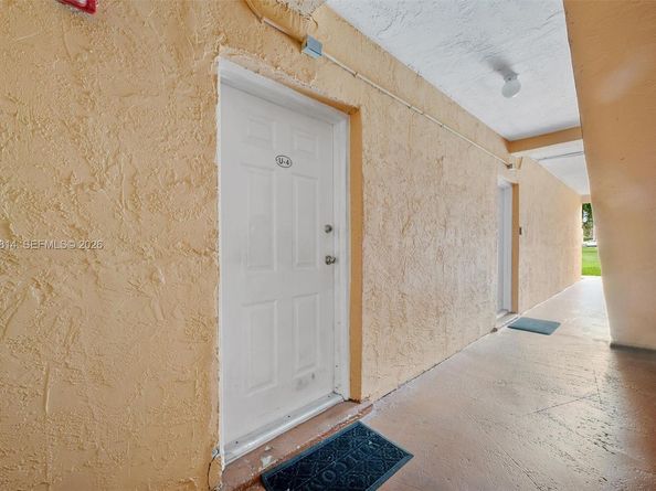 9445 SW 76th St U4, Miami FL 33173