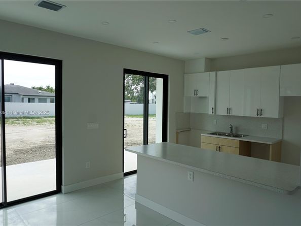 21911 SW 124th Ave, Miami FL 33170