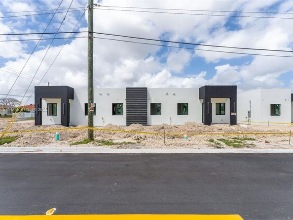 21911 SW 124th Ave, Miami FL 33170