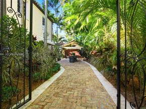 1231 Catalonia Ave, Coral Gables FL 33134
