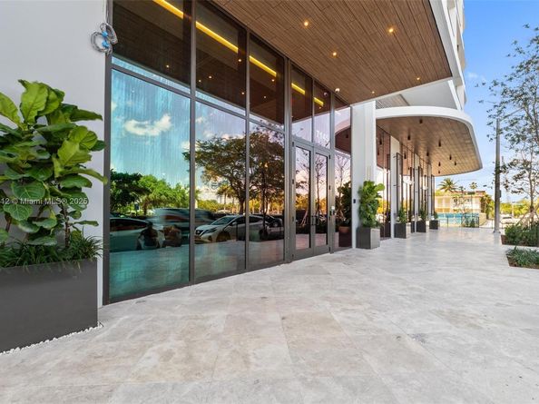 580 72nd 704, Miami Beach FL 33141
