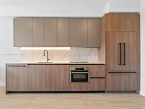 580 72nd 704, Miami Beach FL 33141