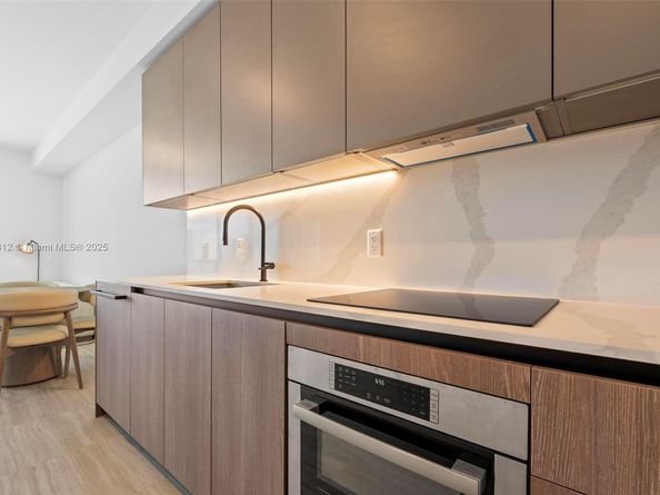 580 72nd 704, Miami Beach FL 33141