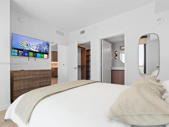 580 72nd 704, Miami Beach FL 33141
