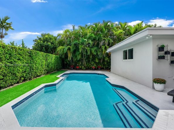 8995 SW 83rd St, Miami FL 33173