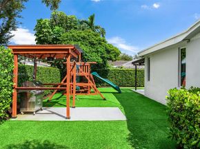 8995 SW 83rd St, Miami FL 33173