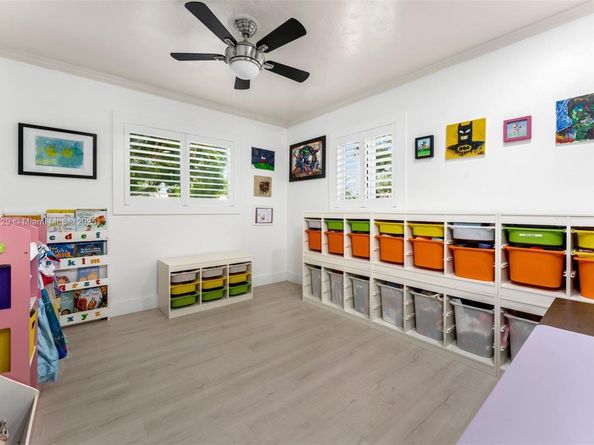 8995 SW 83rd St, Miami FL 33173
