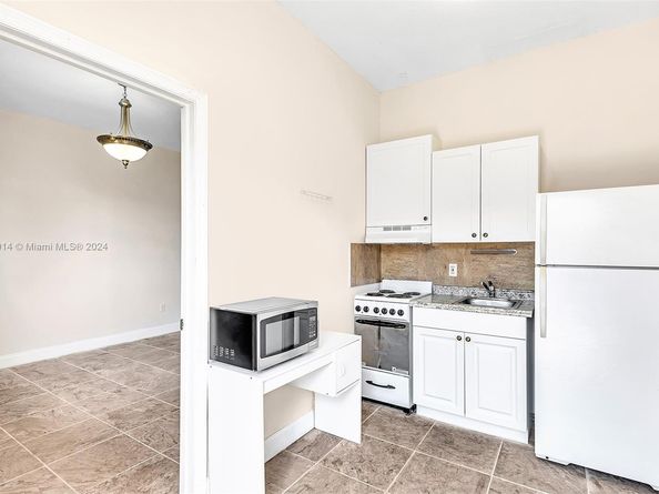 279 NW 119th Ave., Miami FL 33182
