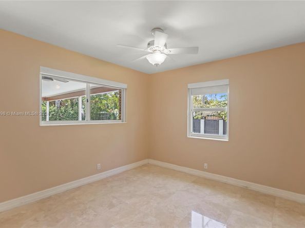1154 Jefferson St, Hollywood FL 33019