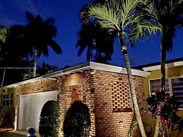 1154 Jefferson St, Hollywood FL 33019