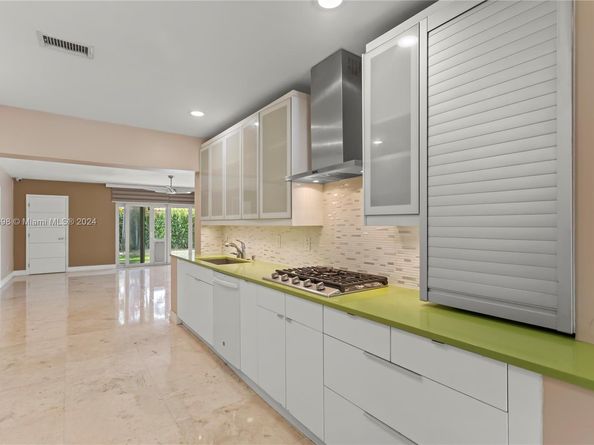 1154 Jefferson St, Hollywood FL 33019