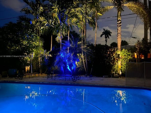 1154 Jefferson St, Hollywood FL 33019