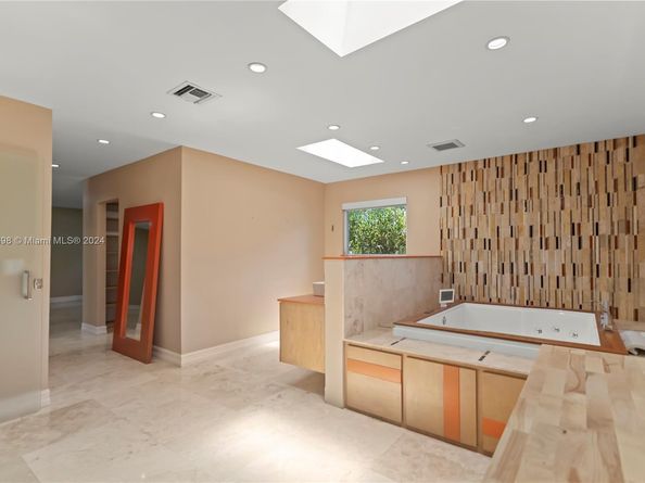 1154 Jefferson St, Hollywood FL 33019