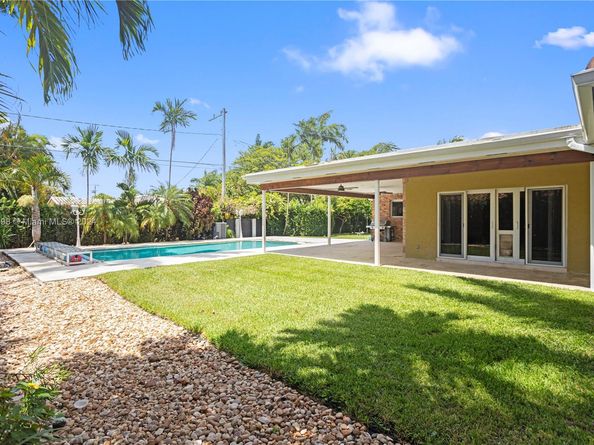 1154 Jefferson St, Hollywood FL 33019