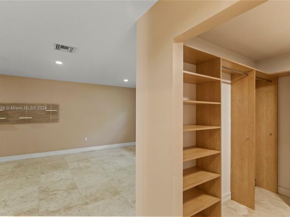 1154 Jefferson St, Hollywood FL 33019