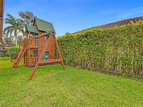 10291 Sweet Bay St, Plantation FL 33324