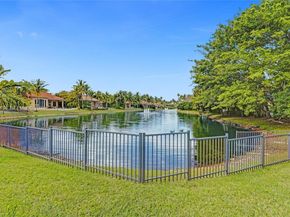 10291 Sweet Bay St, Plantation FL 33324