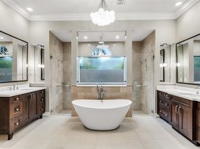 10291 Sweet Bay St, Plantation FL 33324