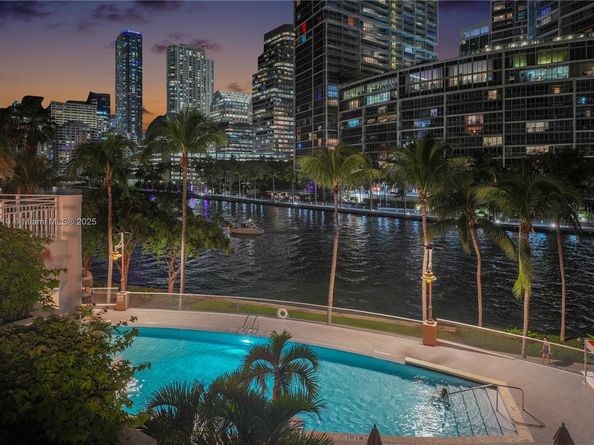 901 Brickell Key Blvd 2804, Miami FL 33131