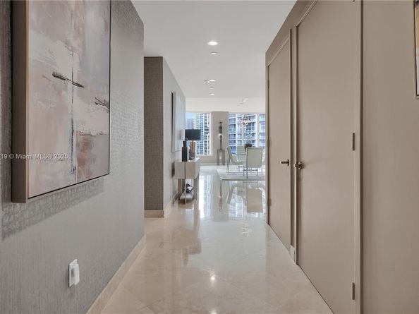 901 Brickell Key Blvd 2804, Miami FL 33131