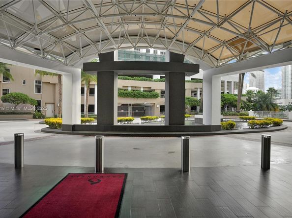 901 Brickell Key Blvd 2804, Miami FL 33131