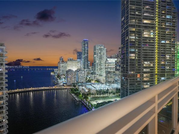 901 Brickell Key Blvd 2804, Miami FL 33131