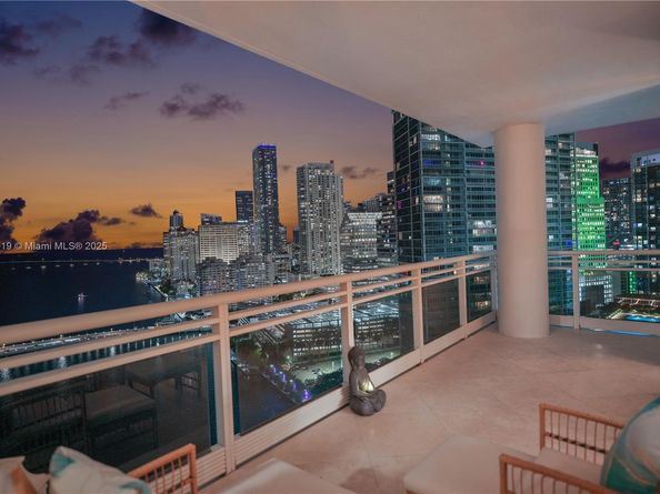 901 Brickell Key Blvd 2804, Miami FL 33131