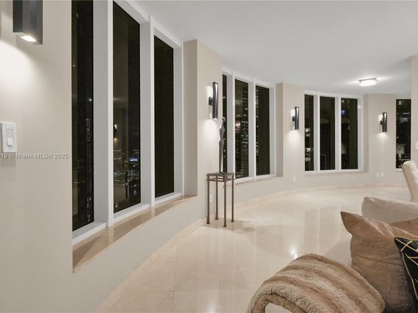 901 Brickell Key Blvd 2804, Miami FL 33131